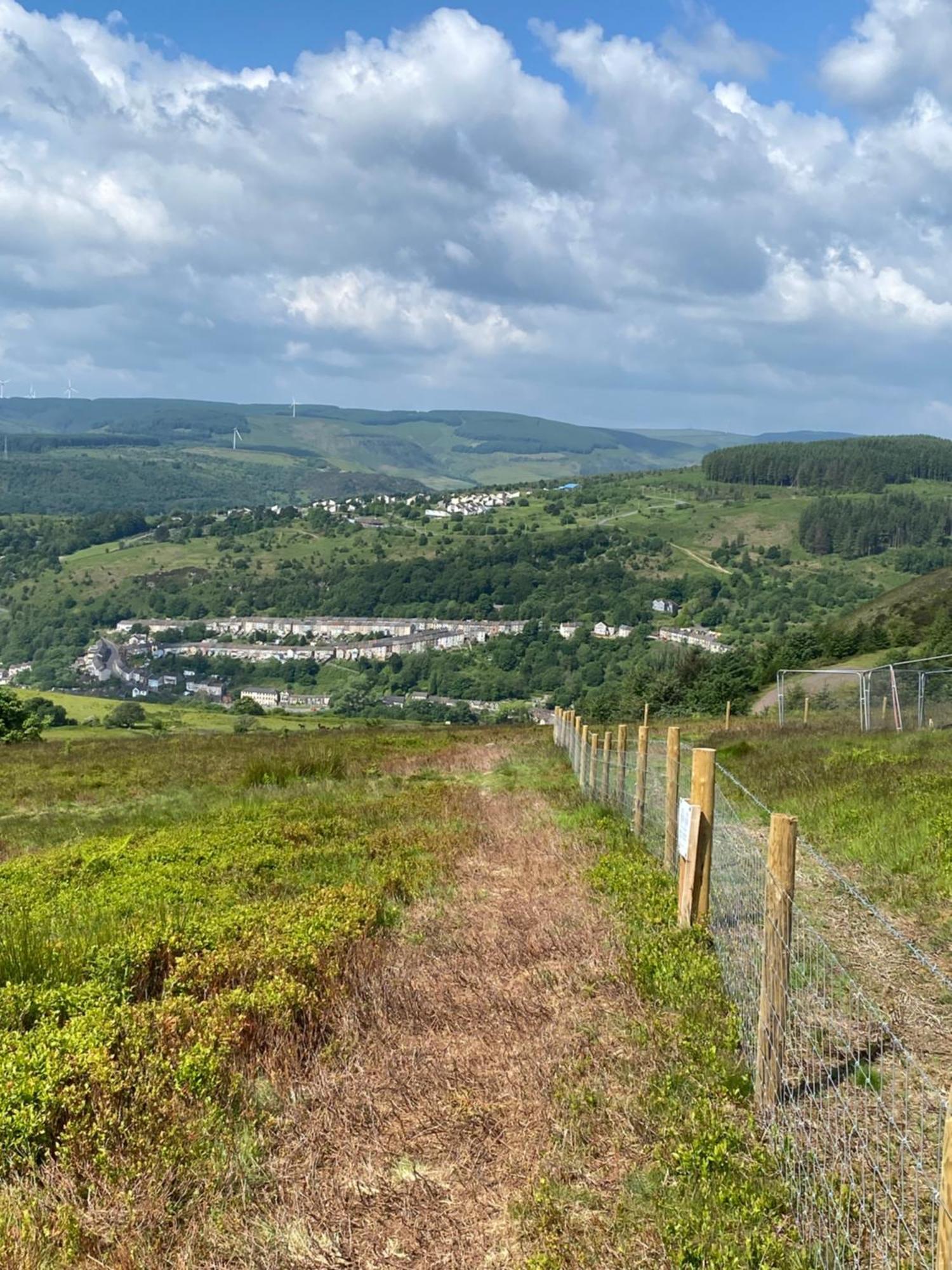 Mountain View Two Bedroom Llwynypia Exterior photo