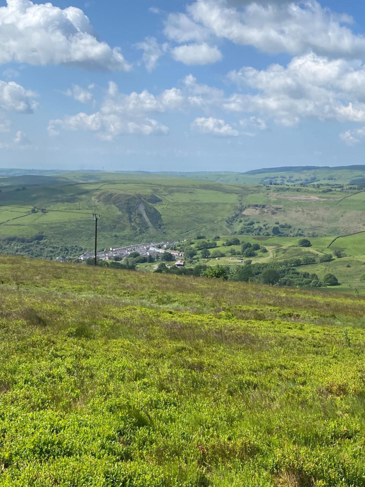 Mountain View Two Bedroom Llwynypia Exterior photo
