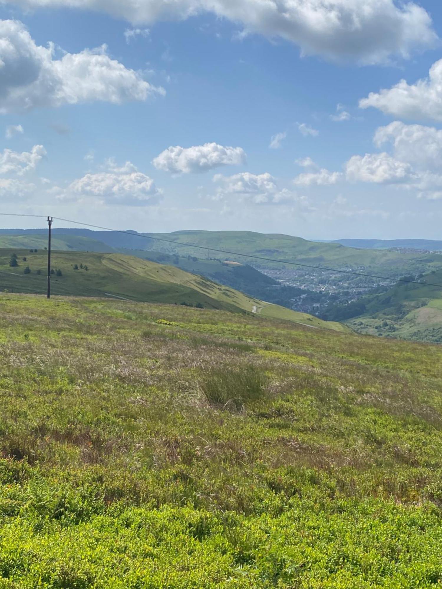 Mountain View Two Bedroom Llwynypia Exterior photo